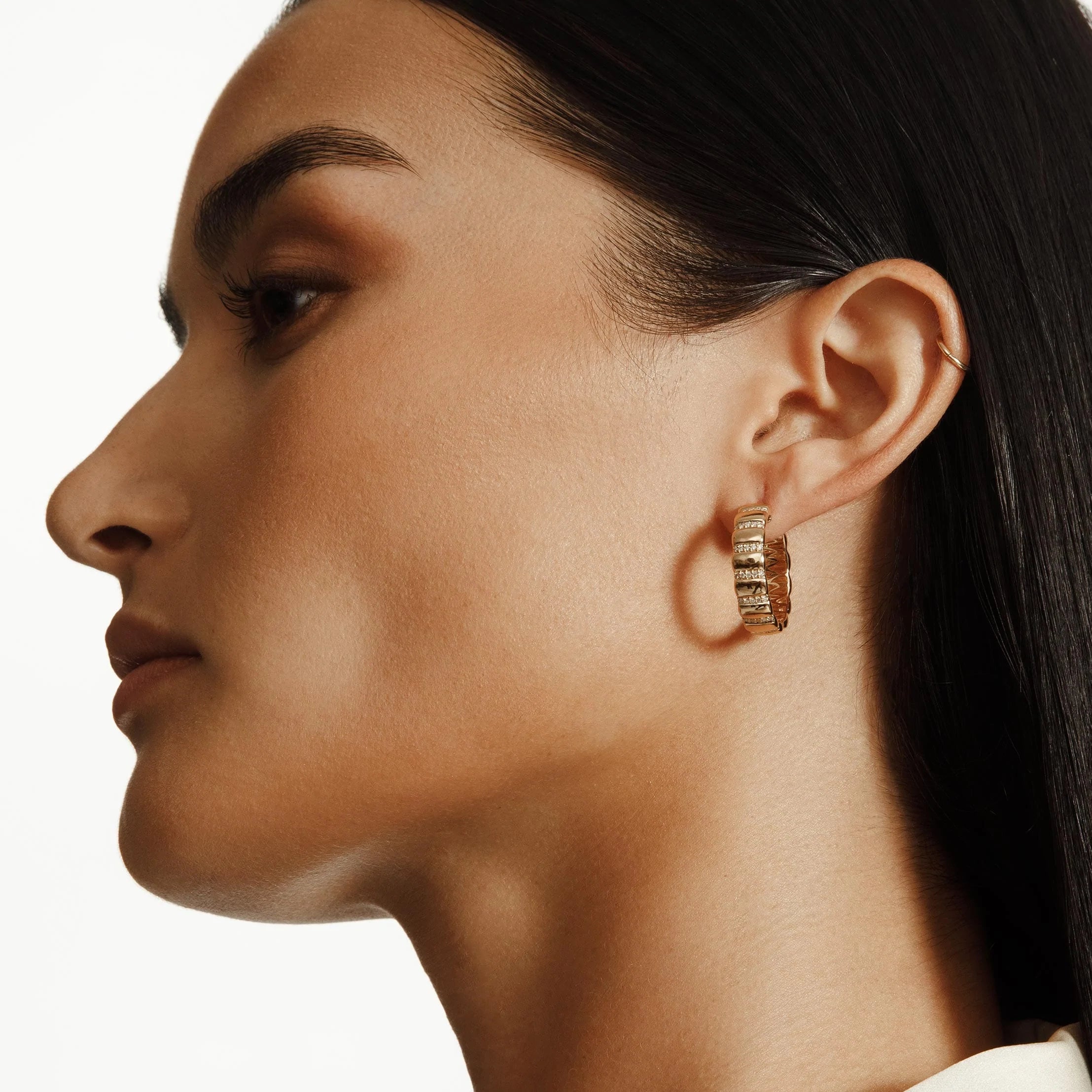 MICHAEL M Earrings Orb Ribbed Huggie